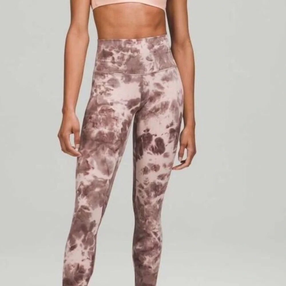 lululemon athletic diamond dye leggings - Picture 4 of 11